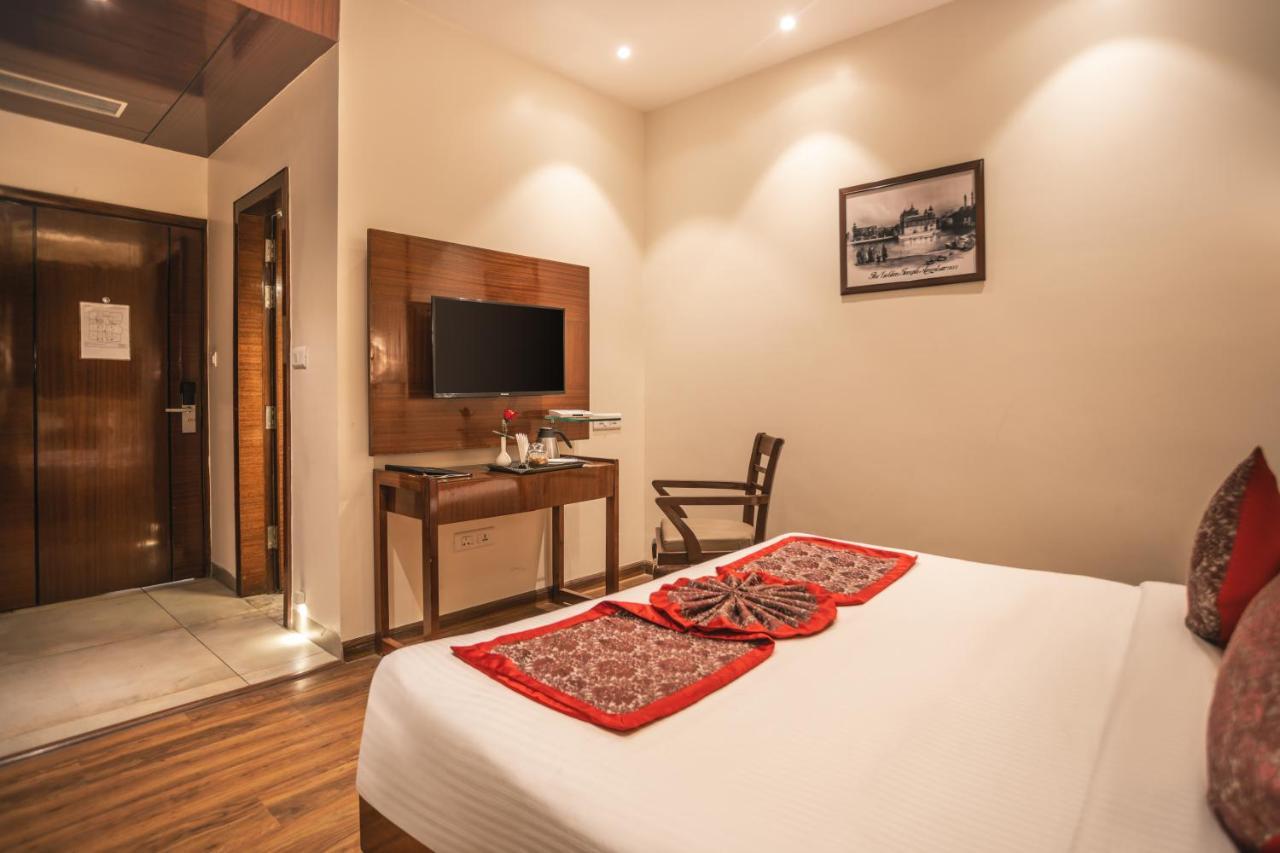 Hotel Amritara Sadka Amritsar Exterior foto