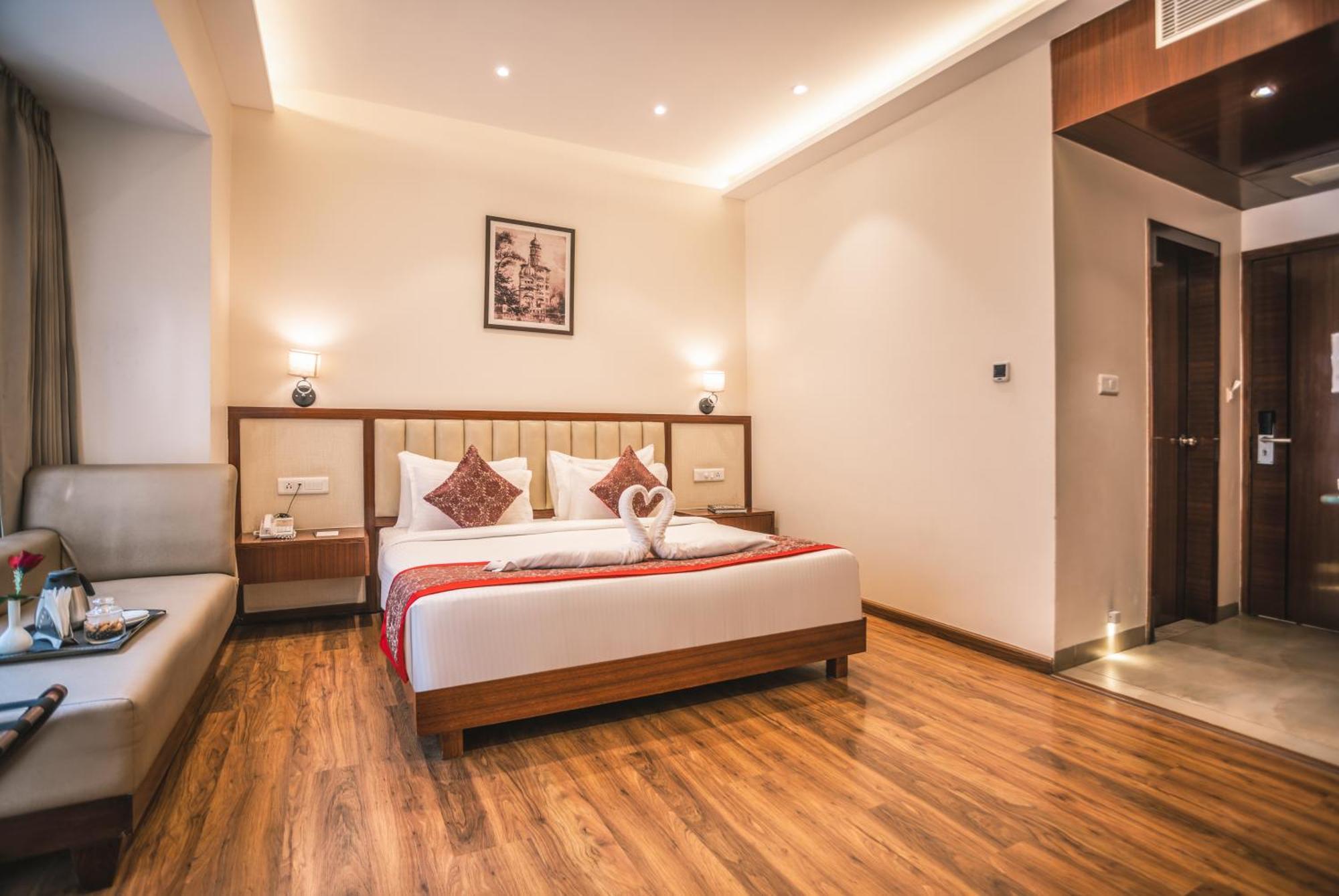 Hotel Amritara Sadka Amritsar Exterior foto