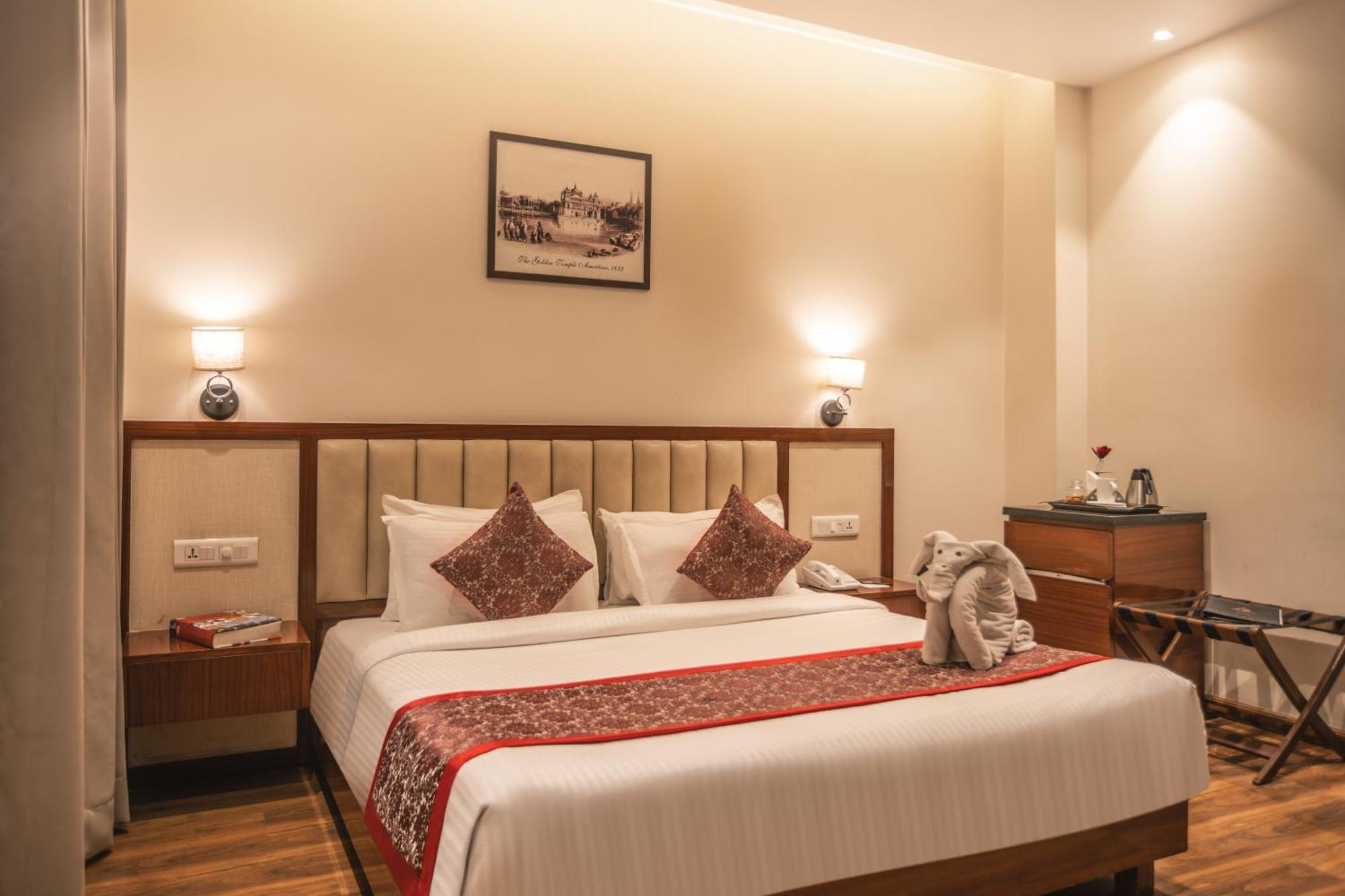 Hotel Amritara Sadka Amritsar Exterior foto