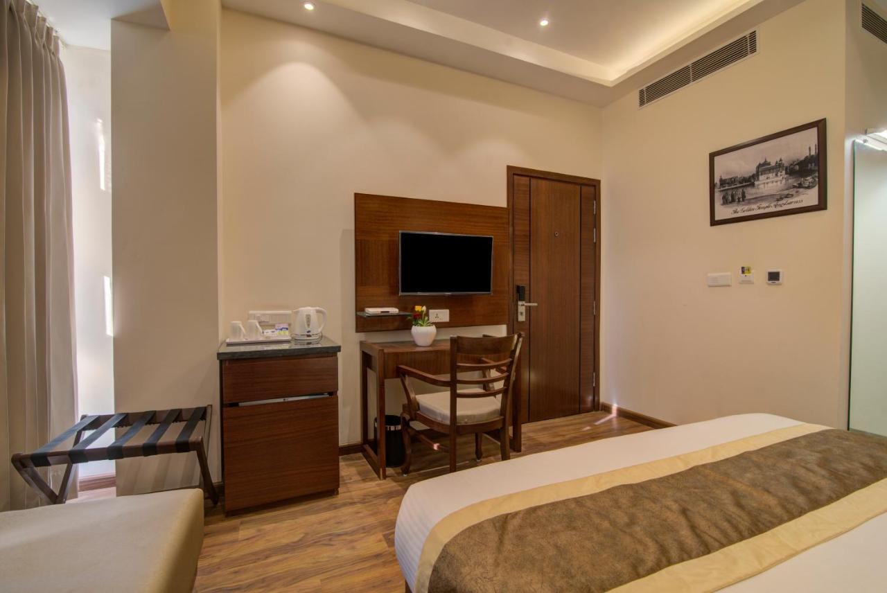 Hotel Amritara Sadka Amritsar Exterior foto
