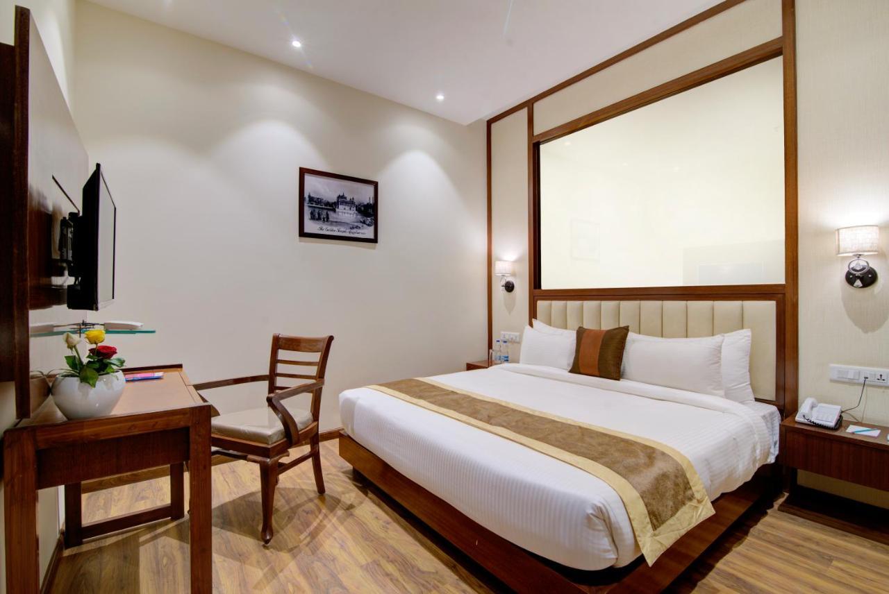 Hotel Amritara Sadka Amritsar Exterior foto
