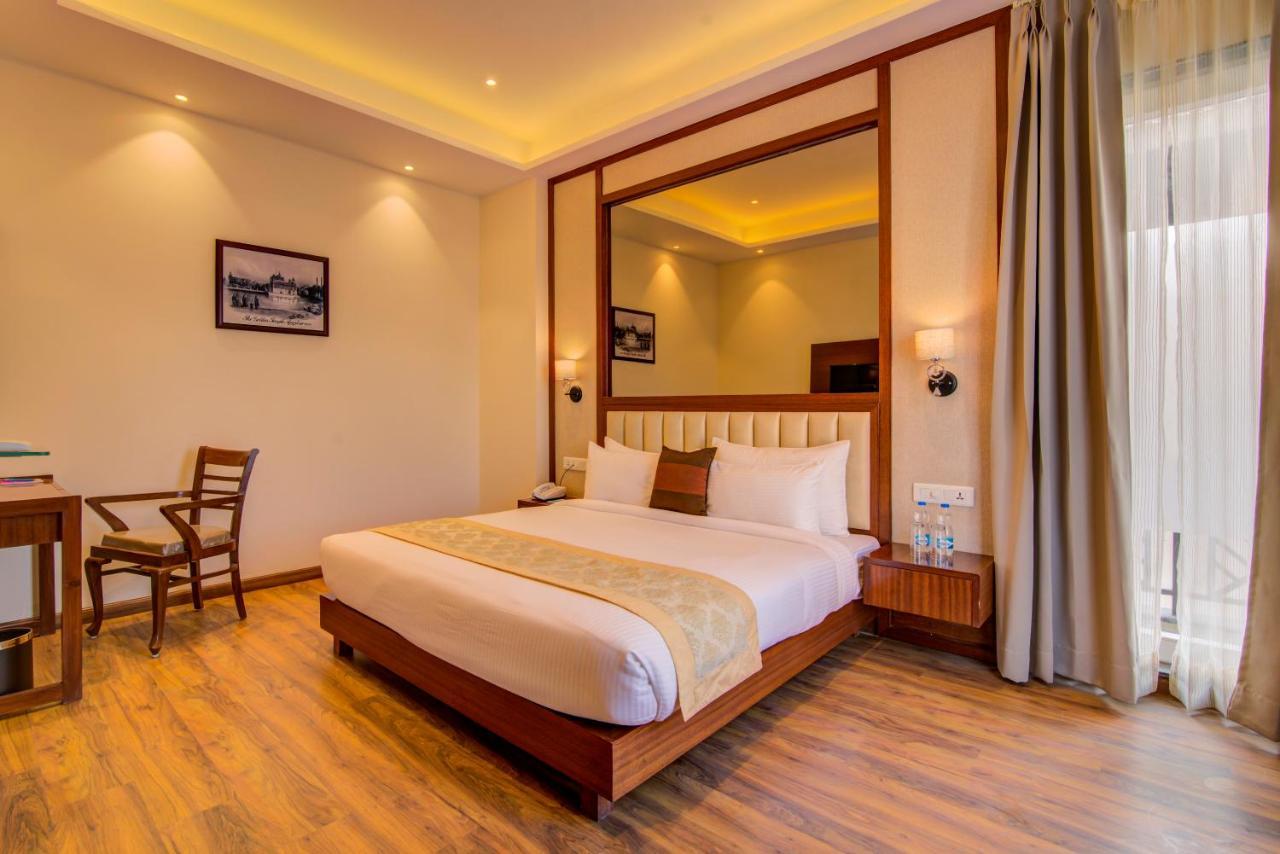 Hotel Amritara Sadka Amritsar Exterior foto