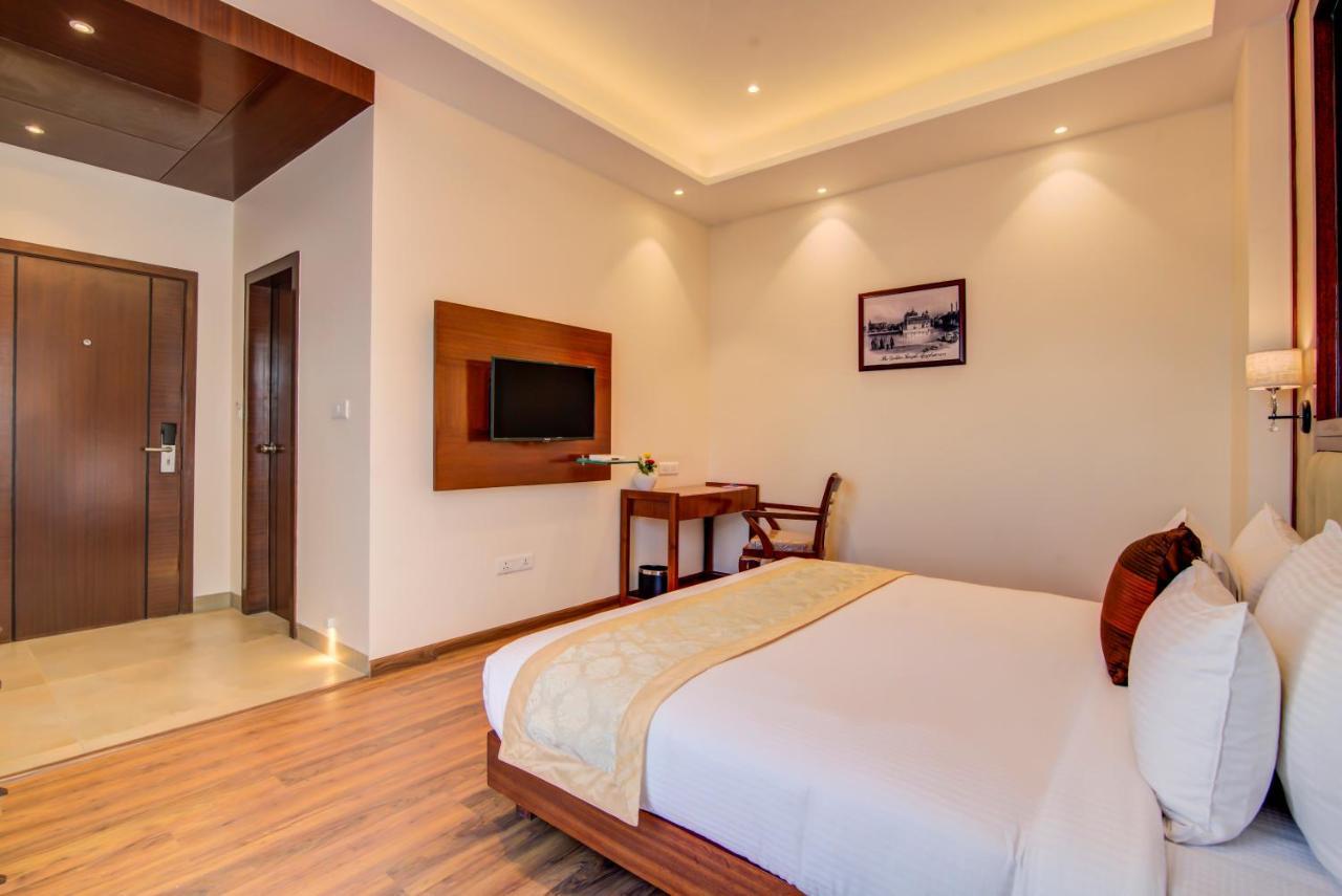Hotel Amritara Sadka Amritsar Exterior foto