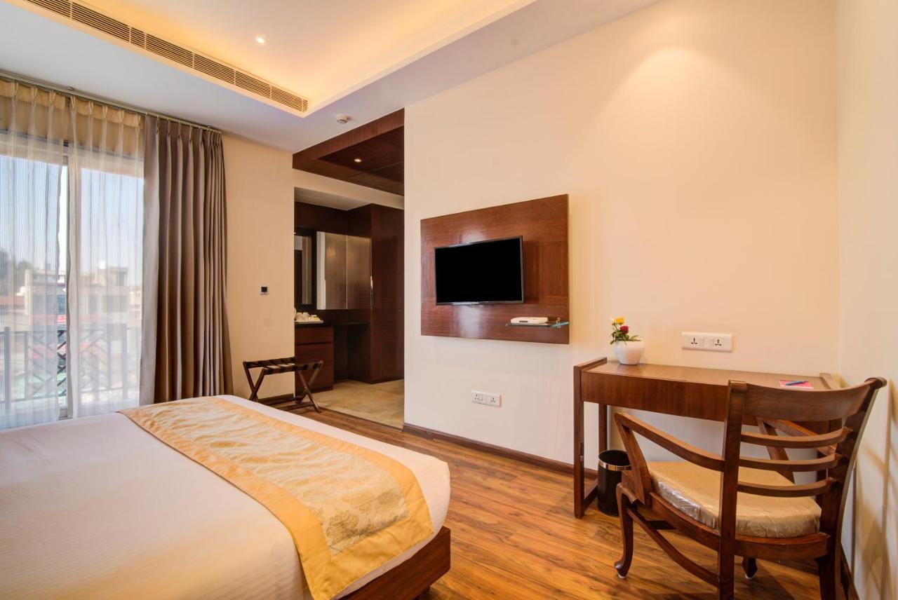 Hotel Amritara Sadka Amritsar Exterior foto